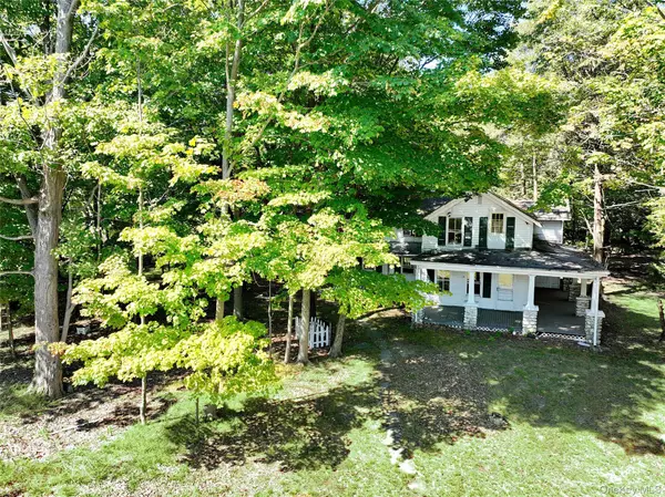 Chestnut Ridge, NY 10952,4 Bellows