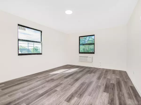 Yonkers, NY 10701,409 Warburton AVE #5A