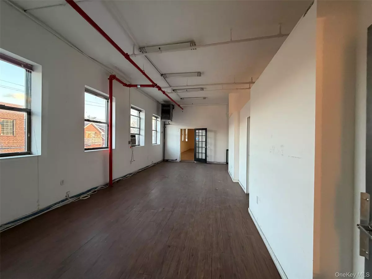 College Point, NY 11356,22-26 119th ST #2FL