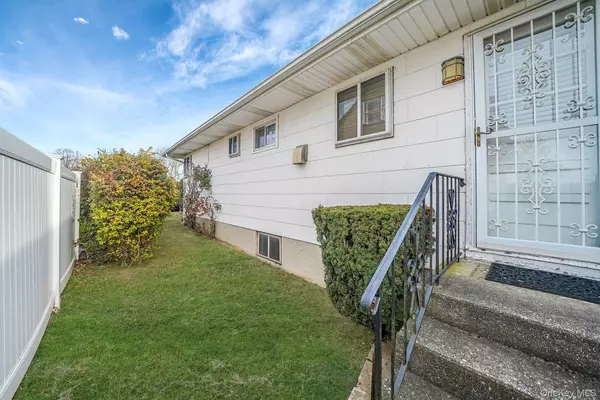 Deer Park, NY 11729,126 W 3rd ST