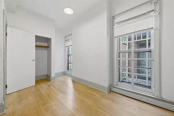 Newburgh, NY 12550,203 Grand ST #1