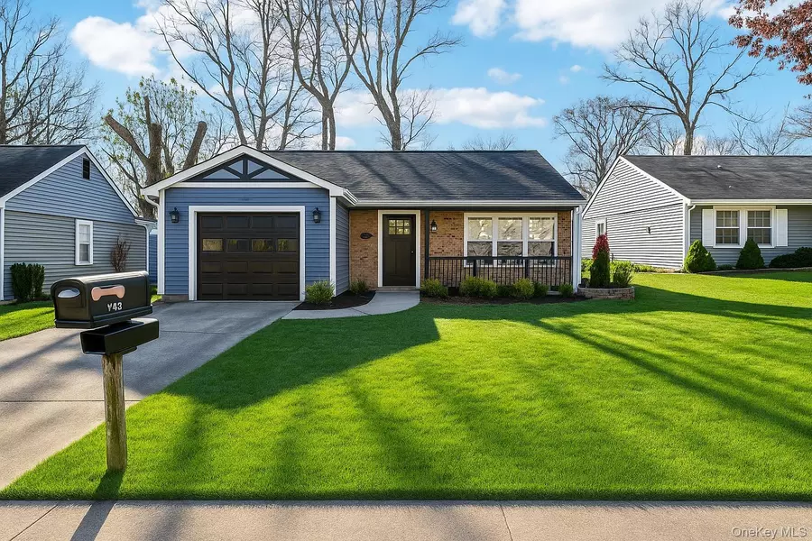 195 Canterbury DR, Ridge, NY 11961