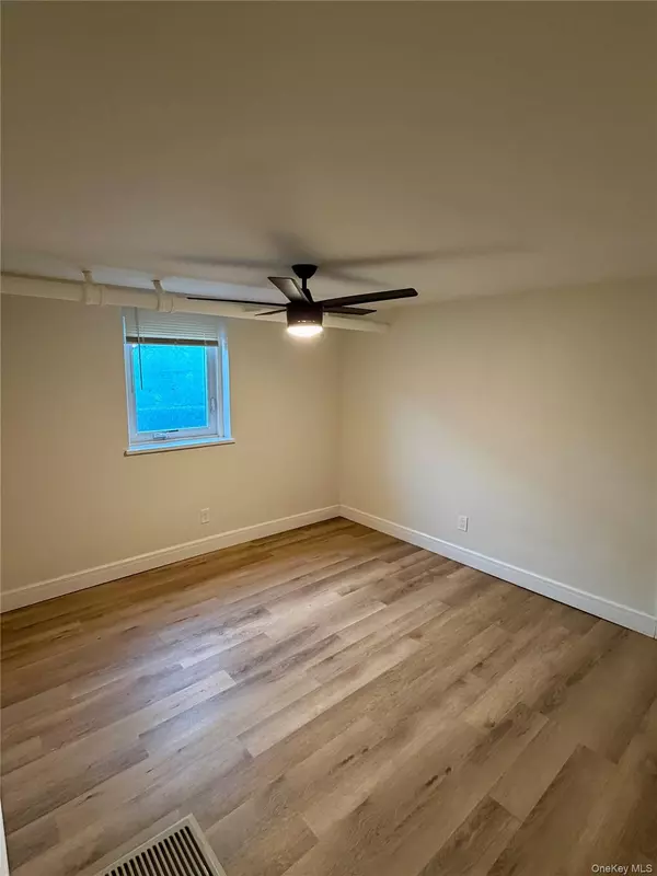 White Plains, NY 10601,54 S Kensico AVE #BSMT