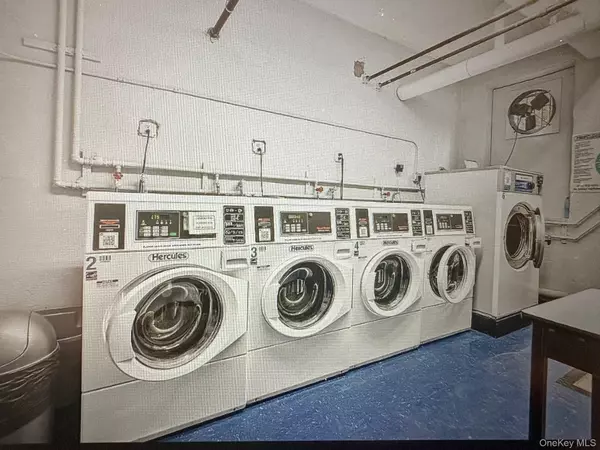 Forest Hills, NY 11375,6815 Selfridge ST #6D