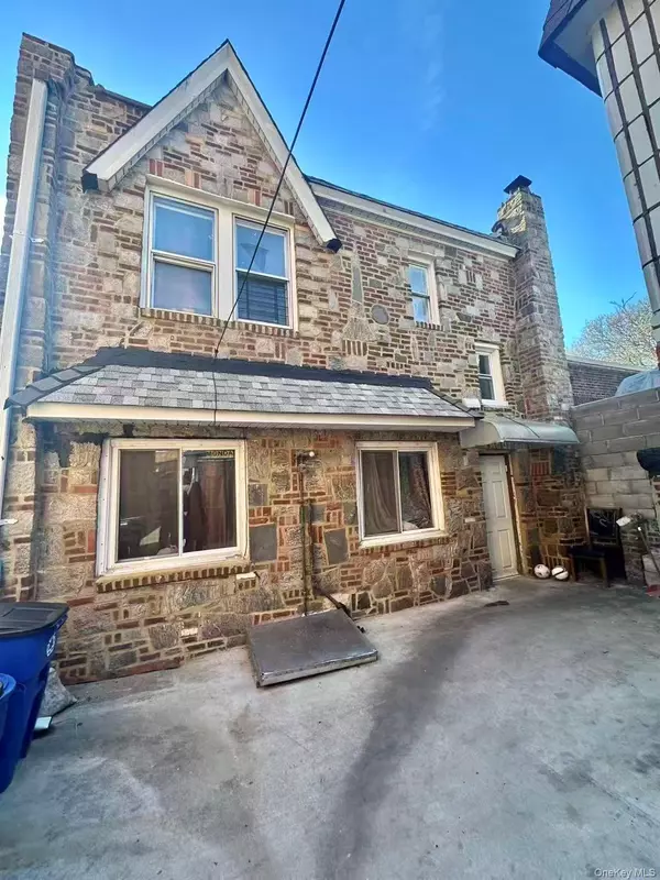 5622 Van Cleef ST, Corona, NY 11368