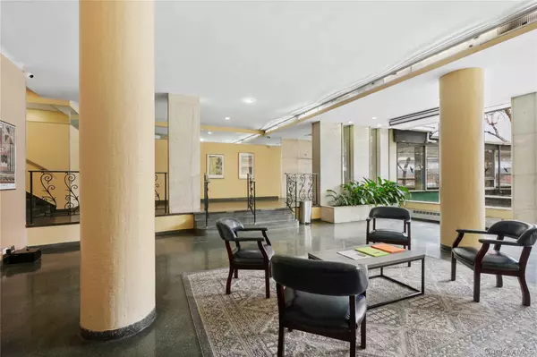 Rego Park, NY 11374,97 St #15-J