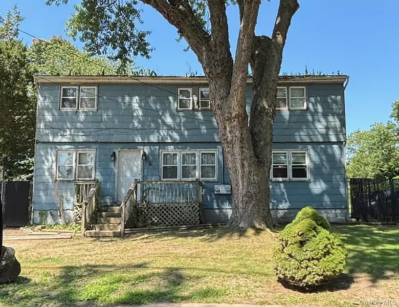 6 Sportsman CT, Shirley, NY 11967