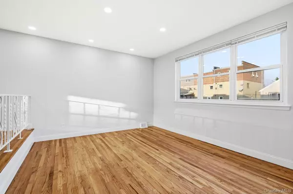 Bronx, NY 10465,278 Balcom AVE