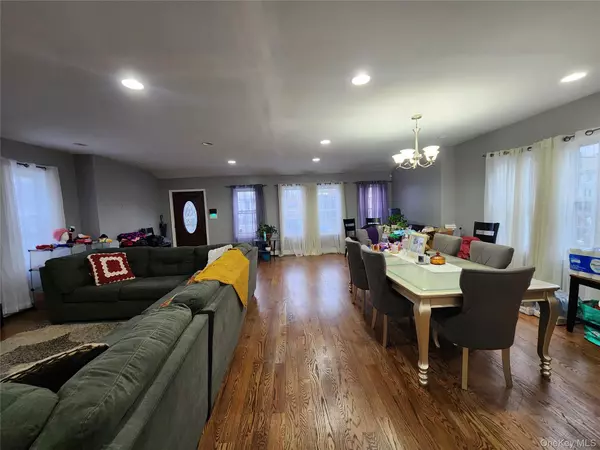 Saint Albans, NY 11412,19614 104th AVE