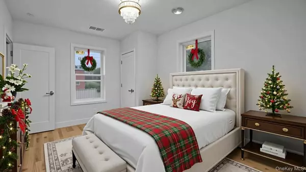 Bronx, NY 10467,679 E 221st ST