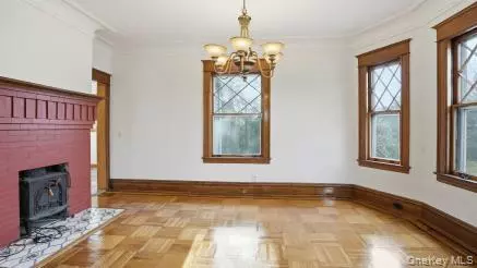 Garden City, NY 11530,40 Meadow ST