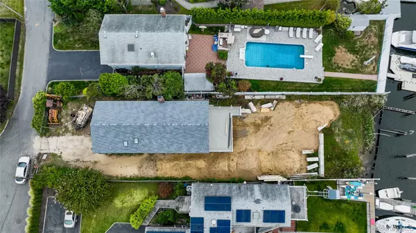 Lindenhurst, NY 11757,750 Shore WALK