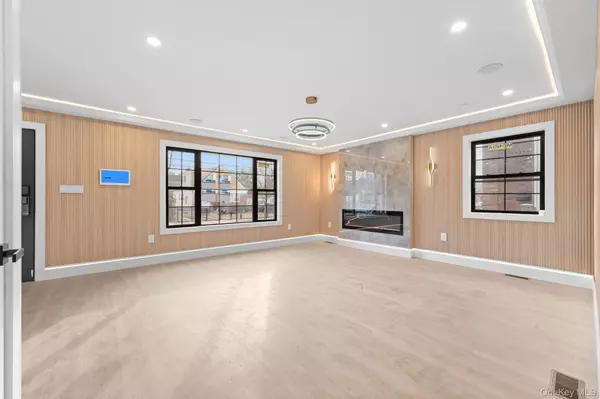 Rosedale, NY 11422,24917 147th RD