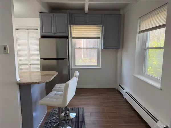 Jamaica, NY 11435,147-53 Grand Central Pkwy #1