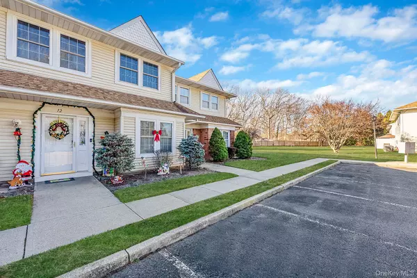 Holtsville, NY 11742,11 Gazebo LN