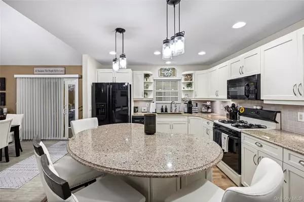 East Islip, NY 11730,45 Jackson ST