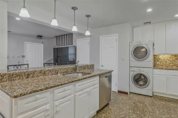 Bayside, NY 11364,22904 67th AVE #38