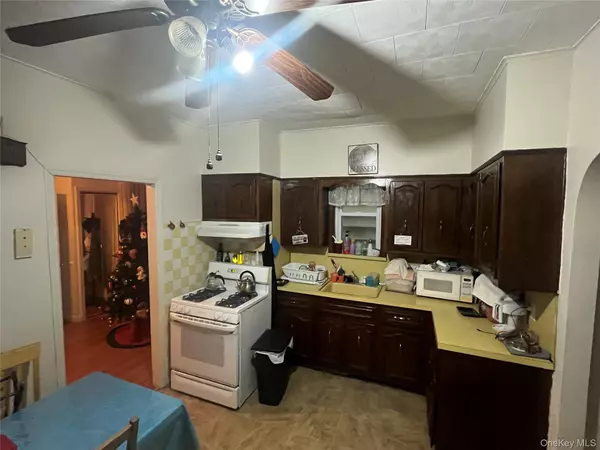 Ozone Park, NY 11417,103-51 102nd ST