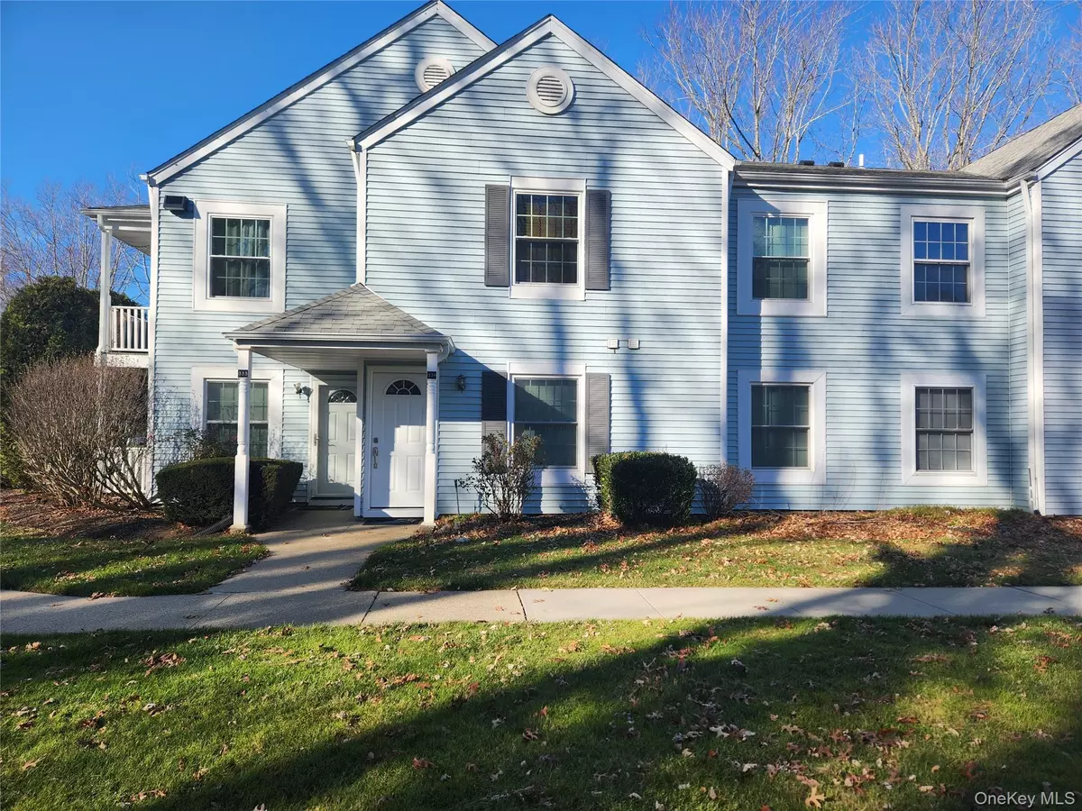 Middle Island, NY 11953,334 Artist Lake DR