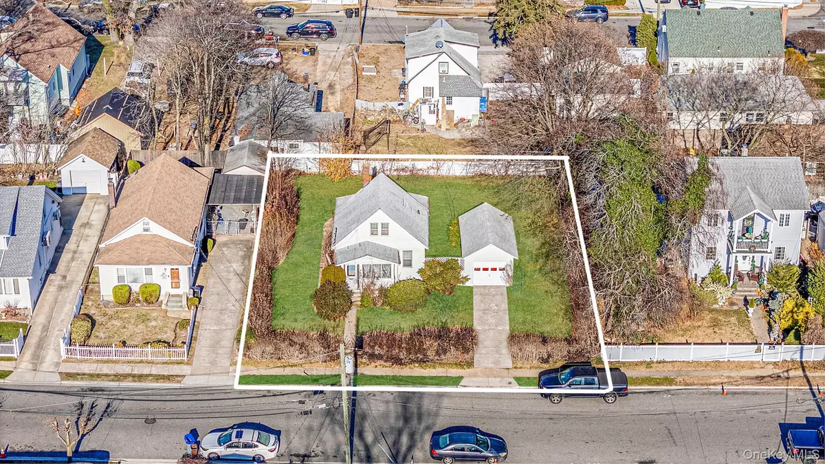 Uniondale, NY 11553,633 Hill ST