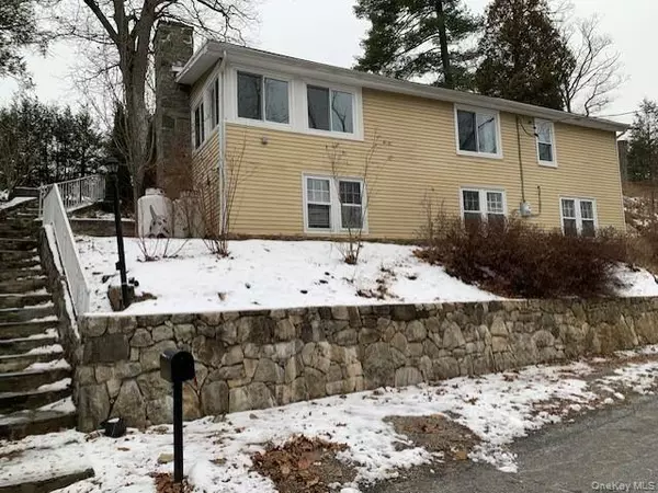 25 Evergreen RD, Putnam Valley, NY 10579