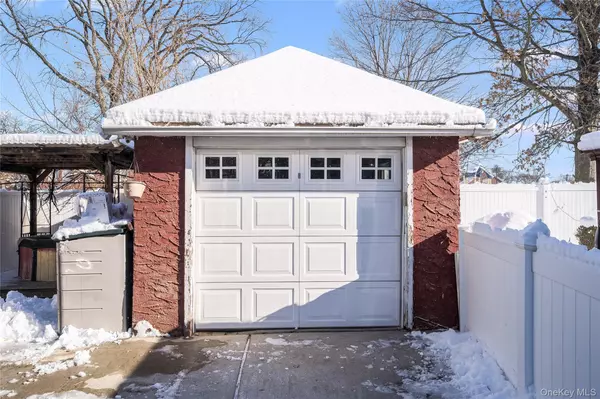 Hempstead, NY 11550,122 Hamilton Road RD