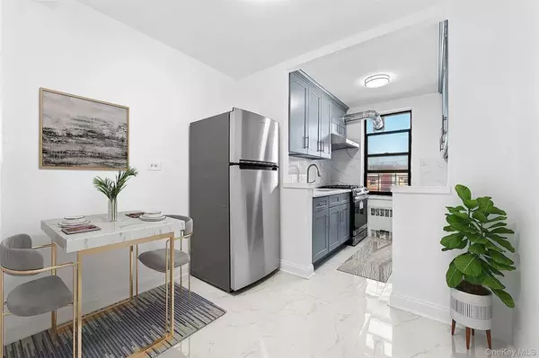 Elmhurst, NY 11373,84-19 51st AVE #3J