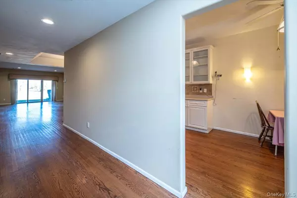 Hauppauge, NY 11788,97 Windwatch DR