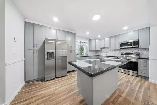 Kiamesha Lake, NY 12751,17 Elizabeth WAY