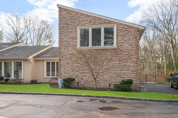 Oyster Bay Cove, NY 11791,90 Rodeo DR