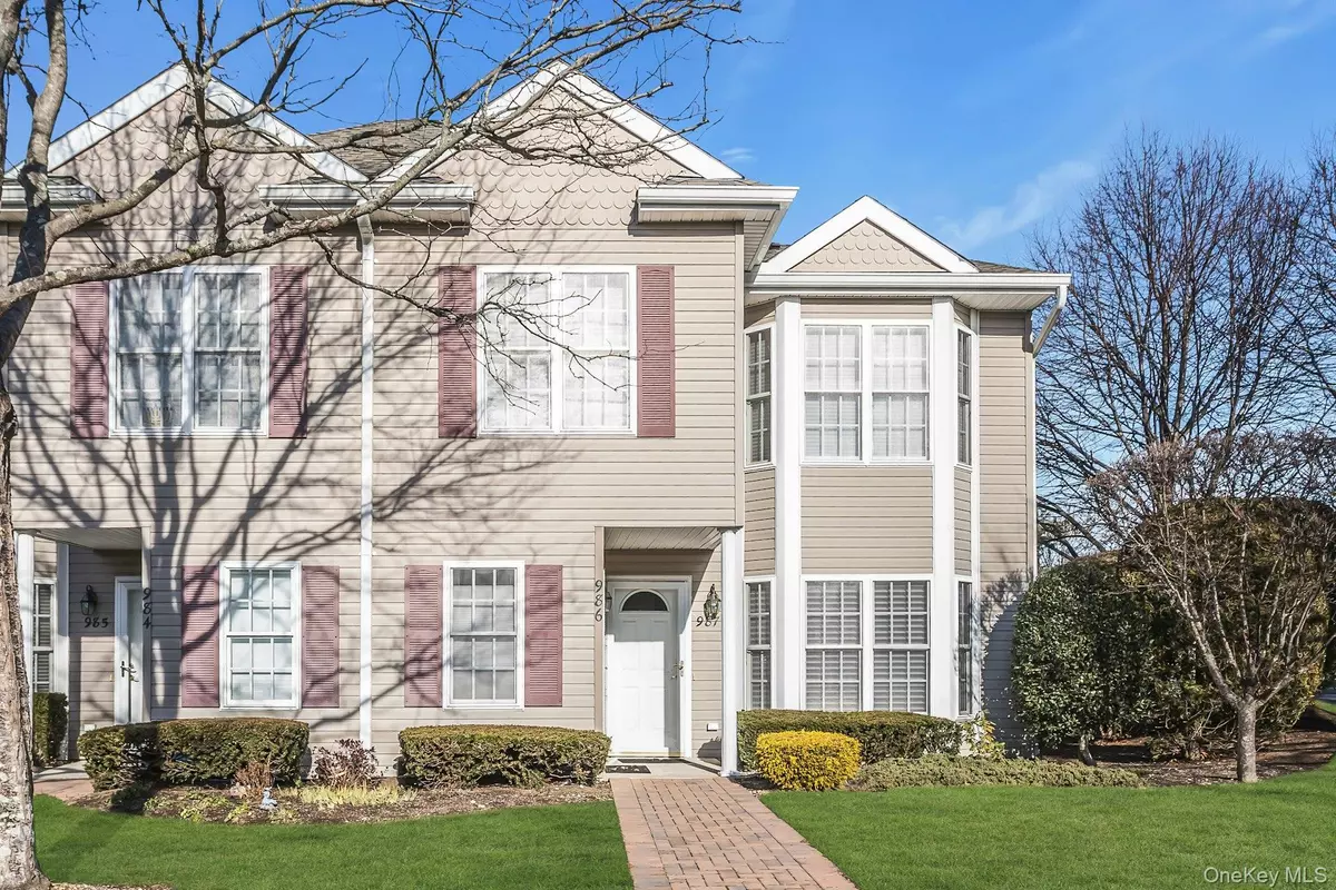 Melville, NY 11747,986 Madeira BLVD