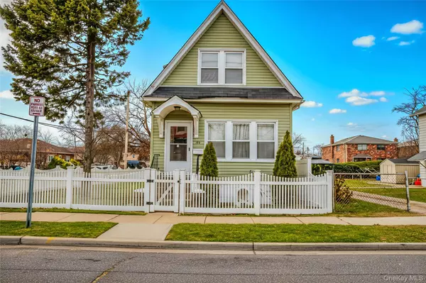 Elmont, NY 11003,38 Lehrer AVE