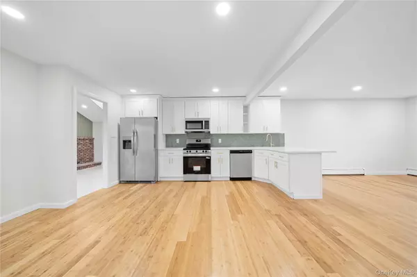 Selden, NY 11784,4 Julie LN