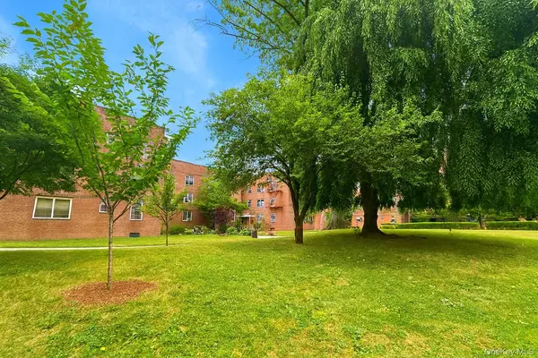 Flushing, NY 11354,147 37 38th AVE #C61