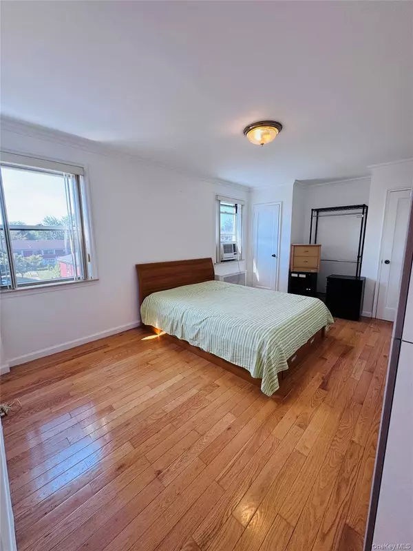 Flushing, NY 11367,138-29 Jewel Ave #3D