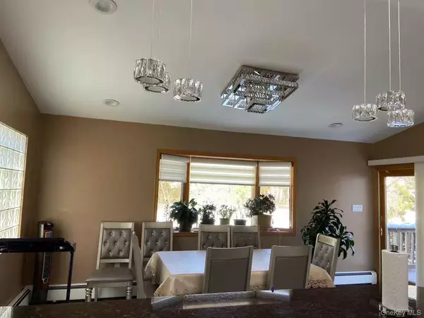 East Meadow, NY 11554,2187 Clover CT