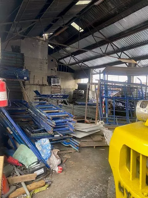 Jamaica, NY 11432,180-25 Liberty AVE