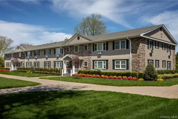 307 Robinson AVE #8, Patchogue, NY 11772