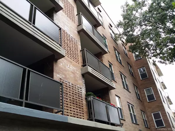 360 Central AVE #106, Lawrence, NY 11559