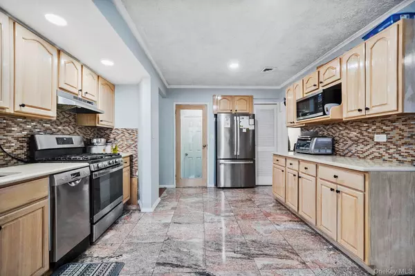 Far Rockaway, NY 11691,2431 Deerfield RD