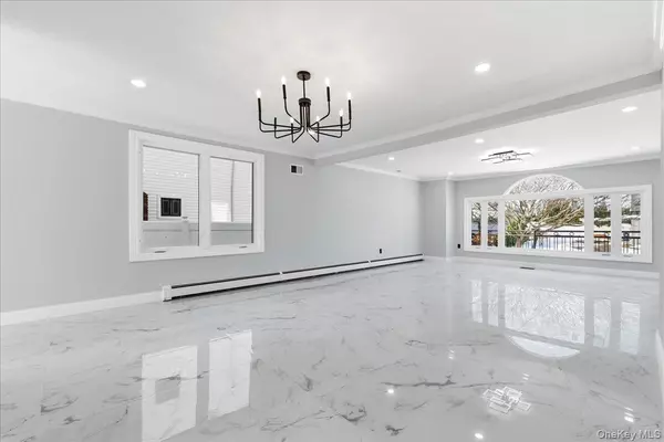 Atlantic Beach, NY 11509,88 Mark LN