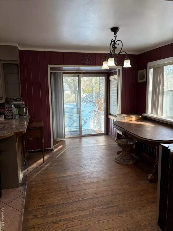 Riverhead, NY 11901,18 Tyte DR