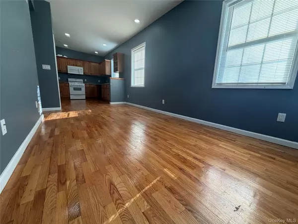 Congers, NY 10920,10 Burnside AVE #B