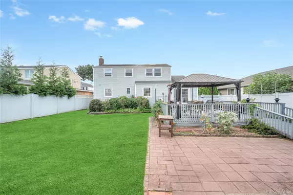 Bethpage, NY 11714,154 8th ST