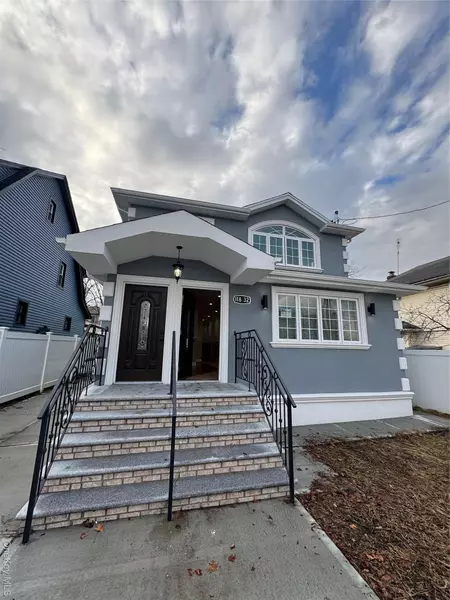 118-32 200th ST #2nd flr, Saint Albans, NY 11412