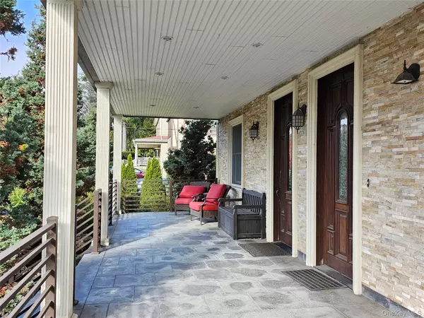 White Plains, NY 10605,49 Greenridge AVE #1