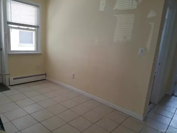 Long Beach, NY 11561,625 E Broadway #4
