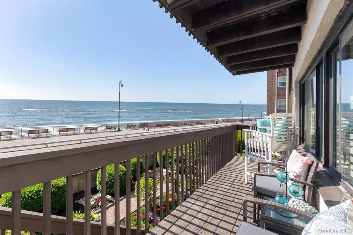 Long Beach, NY 11561,627 Oceanfront #A