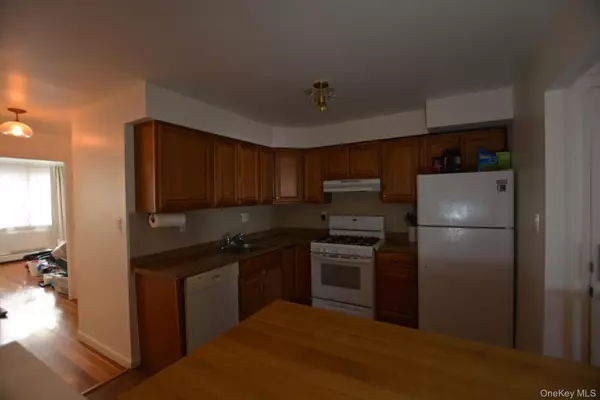 Bayside, NY 11360,212-72 16 AVE #2