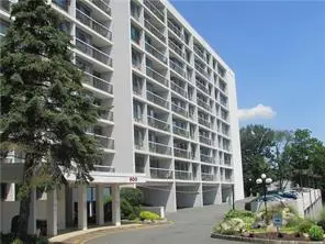 500 HIGH POINT DR #PH1, Hartsdale, NY 10530